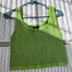 Green crop tank top size M